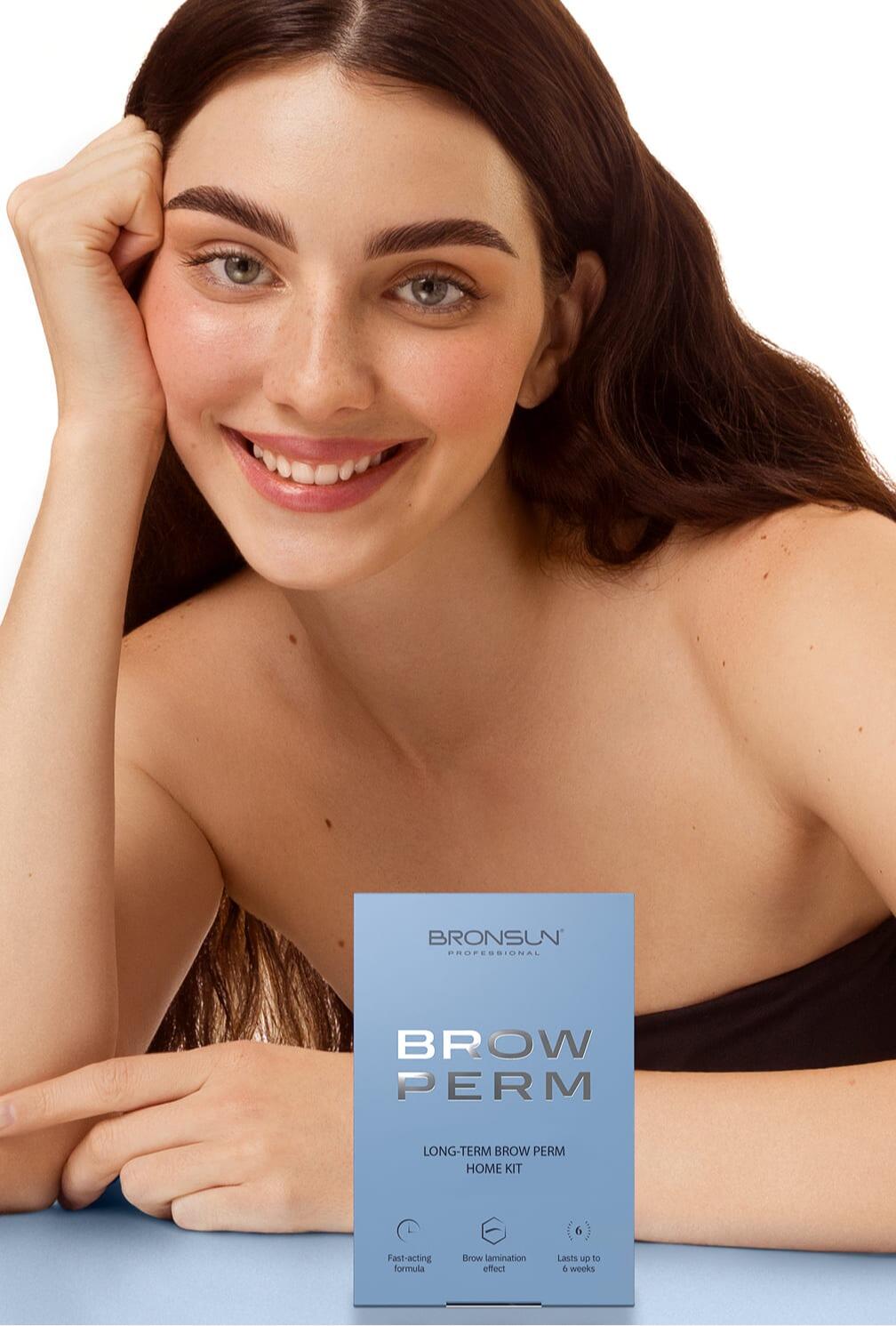 Model din campania oficială BRONSUN, cu setul Brow Perm